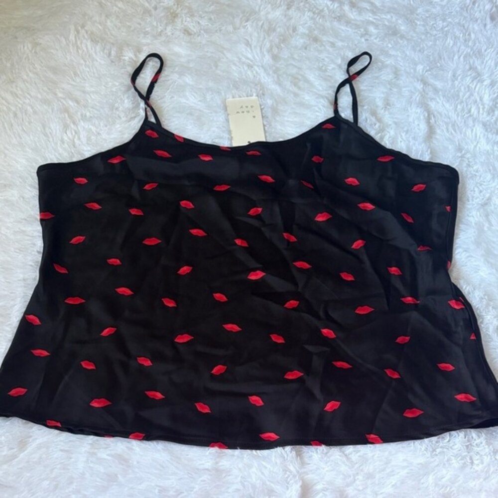 NWT A New Day Black With Red Lips Print Satin Camisole XL